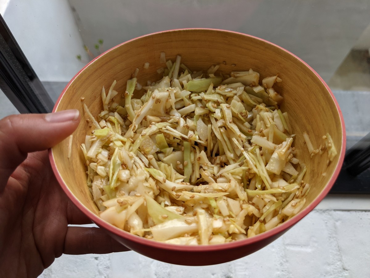 Super Easy Japanese Style Sesame Cabbage salad